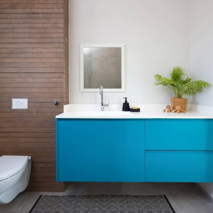 ארונות אמבטיה בהתאמה אישית בצבע כחול עשיר